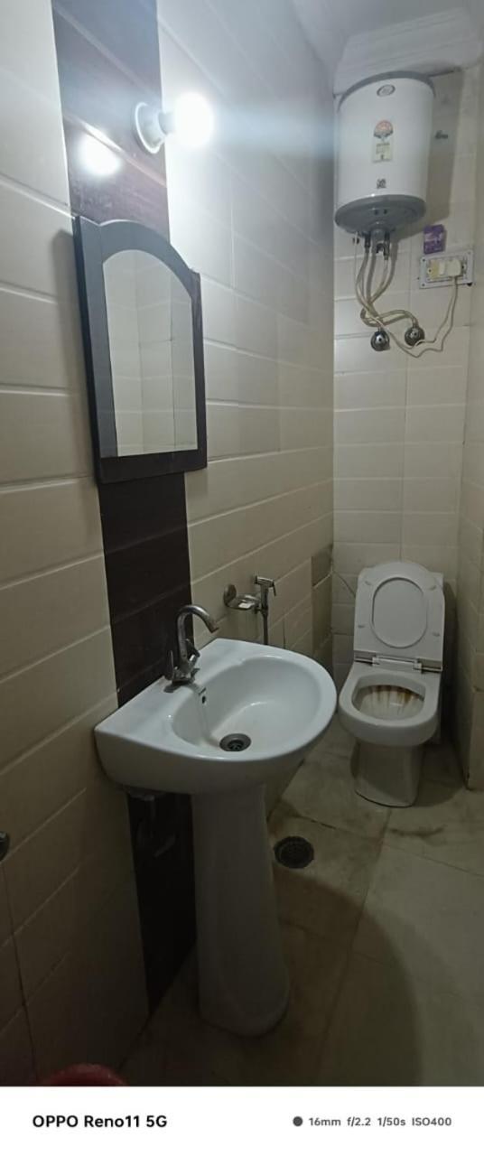 Airport Hotel Pariksheet Inn New Delhi Buitenkant foto