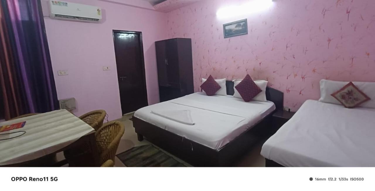 Airport Hotel Pariksheet Inn New Delhi Buitenkant foto