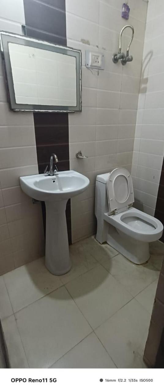 Airport Hotel Pariksheet Inn New Delhi Buitenkant foto