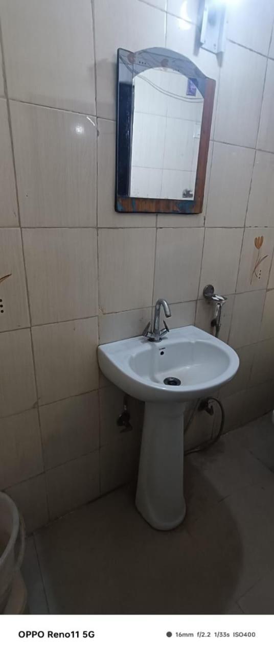 Airport Hotel Pariksheet Inn New Delhi Buitenkant foto