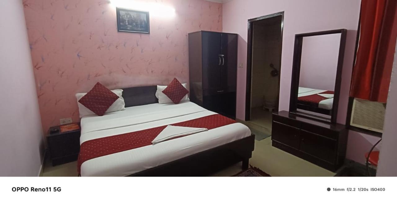 Airport Hotel Pariksheet Inn New Delhi Buitenkant foto